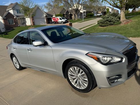 Used 2015 INFINITI Q70 L 3.7 w/ Deluxe Touring Package image 2