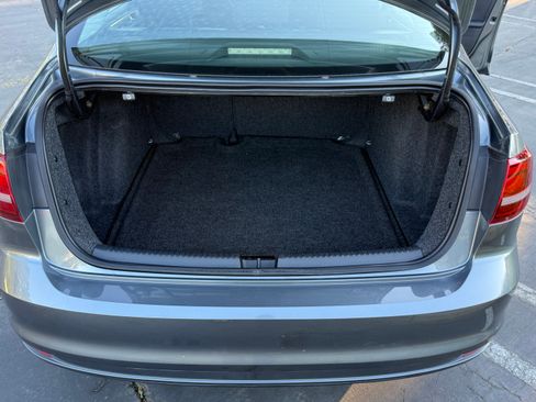 Used 2017 Volkswagen Jetta S image 21