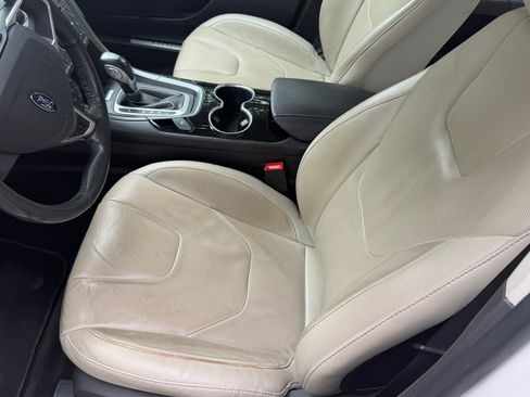 Used 2016 Ford Fusion Energi Titanium FWD image 17