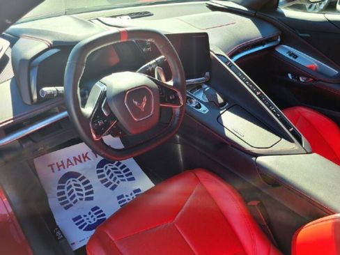 Used 2021 Chevrolet Corvette Stingray Coupe w/ Z51 Performance Package image 18