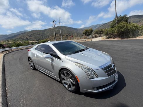 Used 2014 Cadillac ELR w/ Luxury Package FWD image 6
