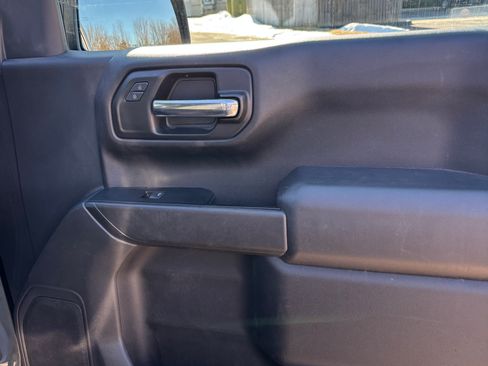 Used 2019 Chevrolet Silverado 1500 Custom Trail Boss w/ Custom Convenience Package image 10