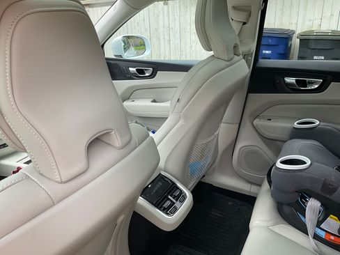 Used 2022 Volvo XC60 B5 Inscription w/ Advanced Package AWD/4WD image 26