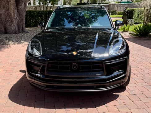 Used 2023 Porsche Macan AWD/4WD image 4