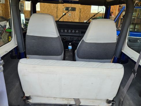 Used 1994 Jeep Wrangler SE image 10