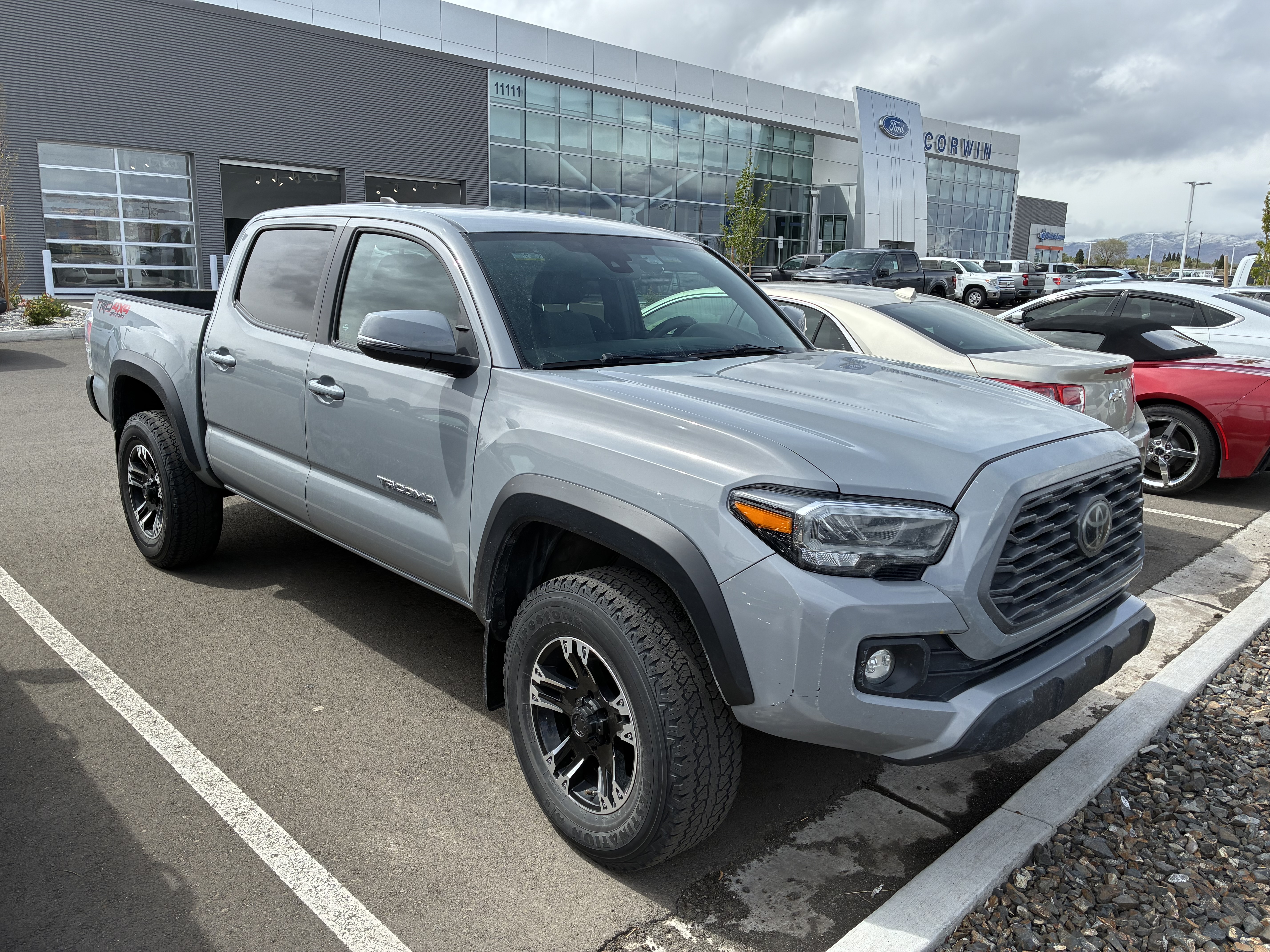 Used 2020 Toyota Tacoma TRD Off-Road w/ Technology Package AWD/4WD image 2