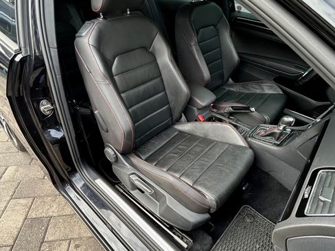 Used 2015 Volkswagen GTI SE image 16