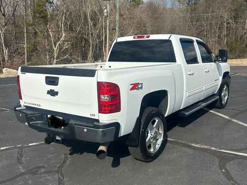 Used 2013 Chevrolet Silverado 2500 LTZ w/ LTZ Plus Package image 2