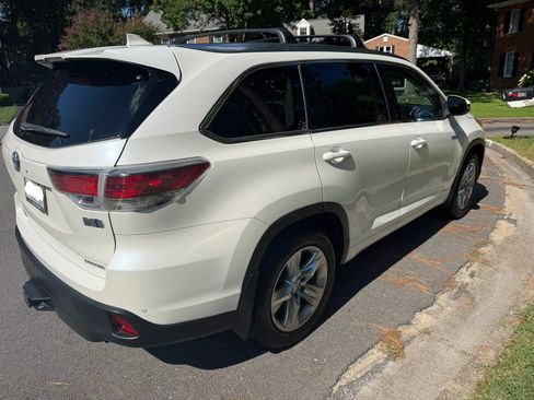 Used 2014 Toyota Highlander Limited Platinum AWD/4WD image 6