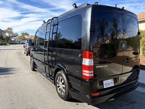 Used 2015 Mercedes-Benz Sprinter 2500 image 11