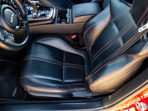 Used 2015 Jaguar F-TYPE R image 16