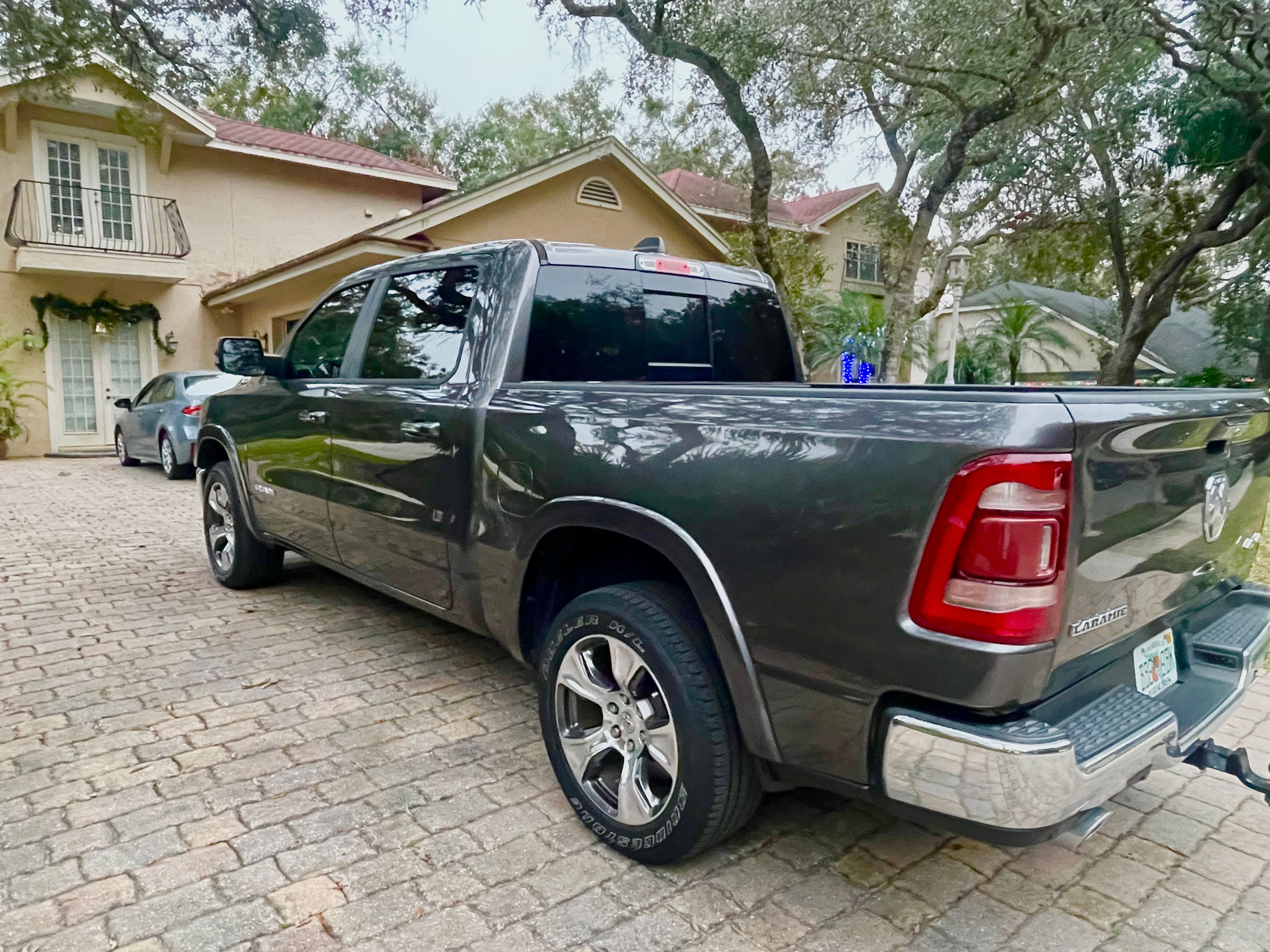 Used 2022 RAM 1500 Laramie AWD/4WD image 12