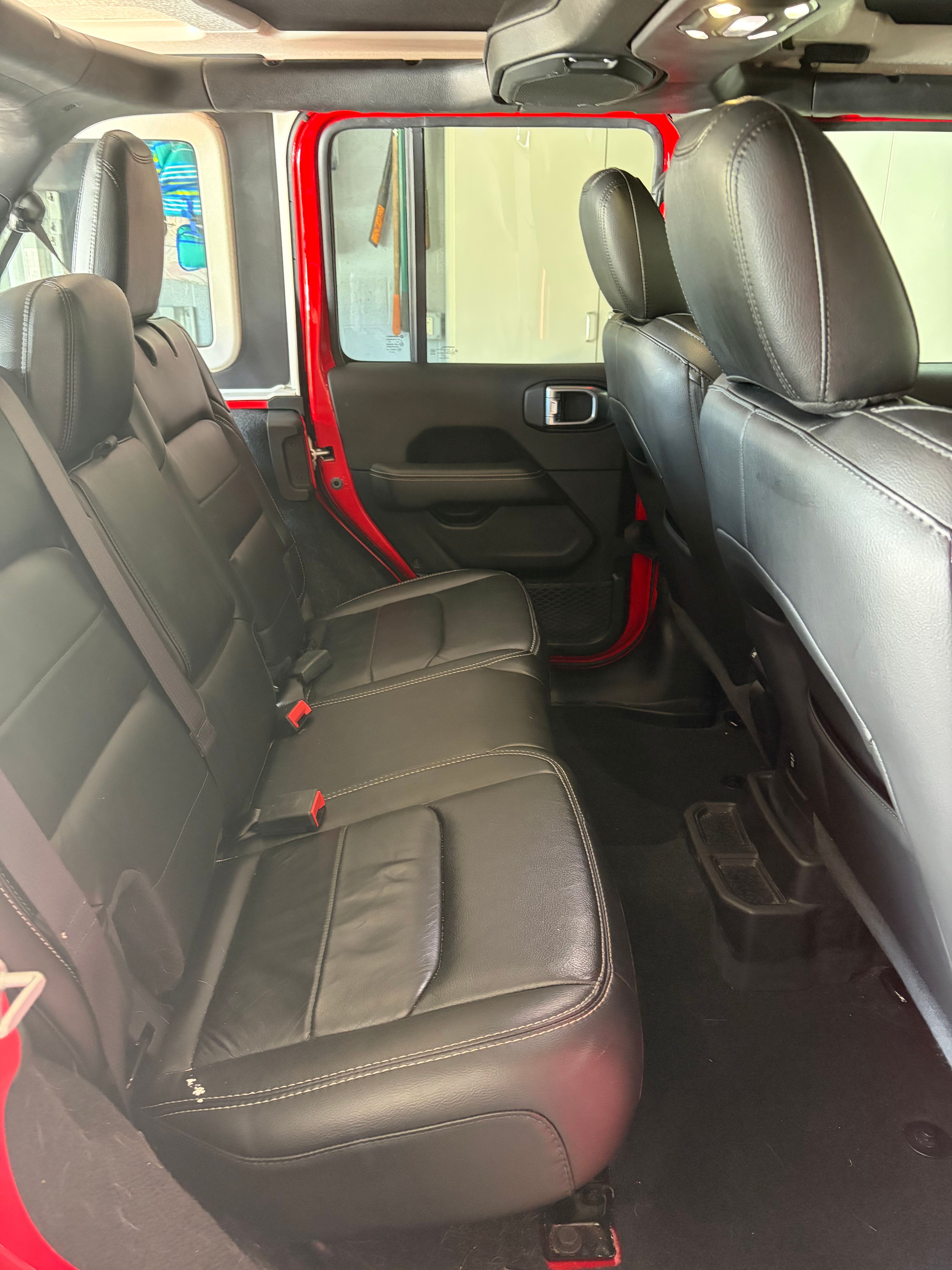 Used 2020 Jeep Wrangler Unlimited Sahara AWD/4WD image 6