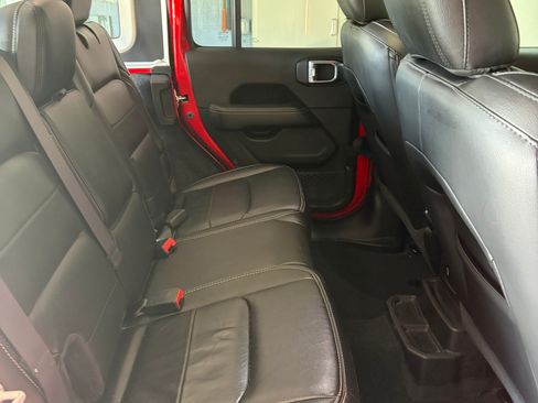 Used 2020 Jeep Wrangler Unlimited Sahara AWD/4WD image 9