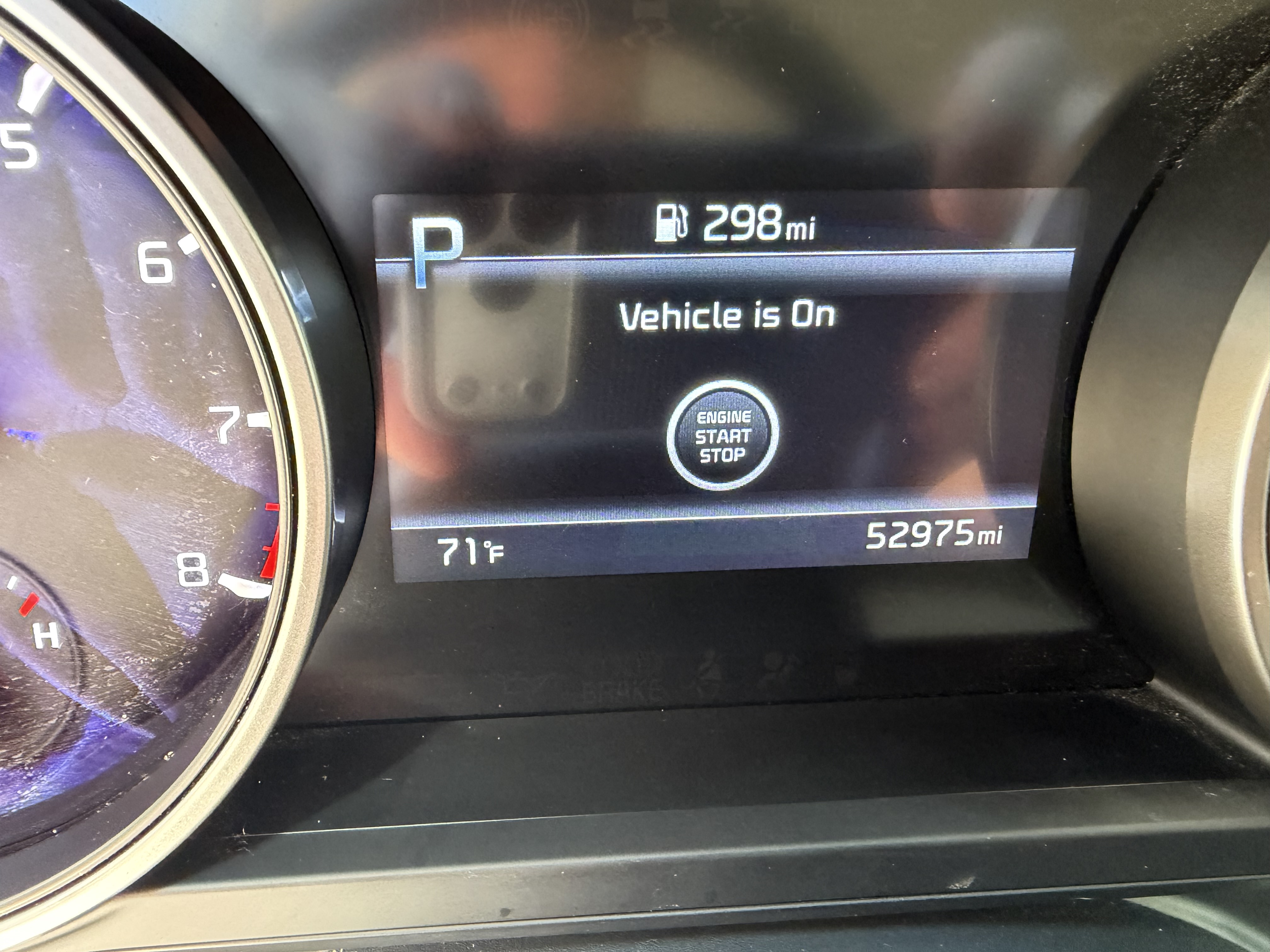 Used 2022 Kia Carnival LX FWD image 8