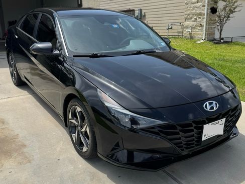 Used 2023 Hyundai Elantra SEL w/ Convenience Package FWD image 9