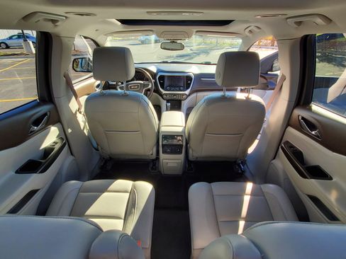 Used 2017 GMC Acadia SLT image 25