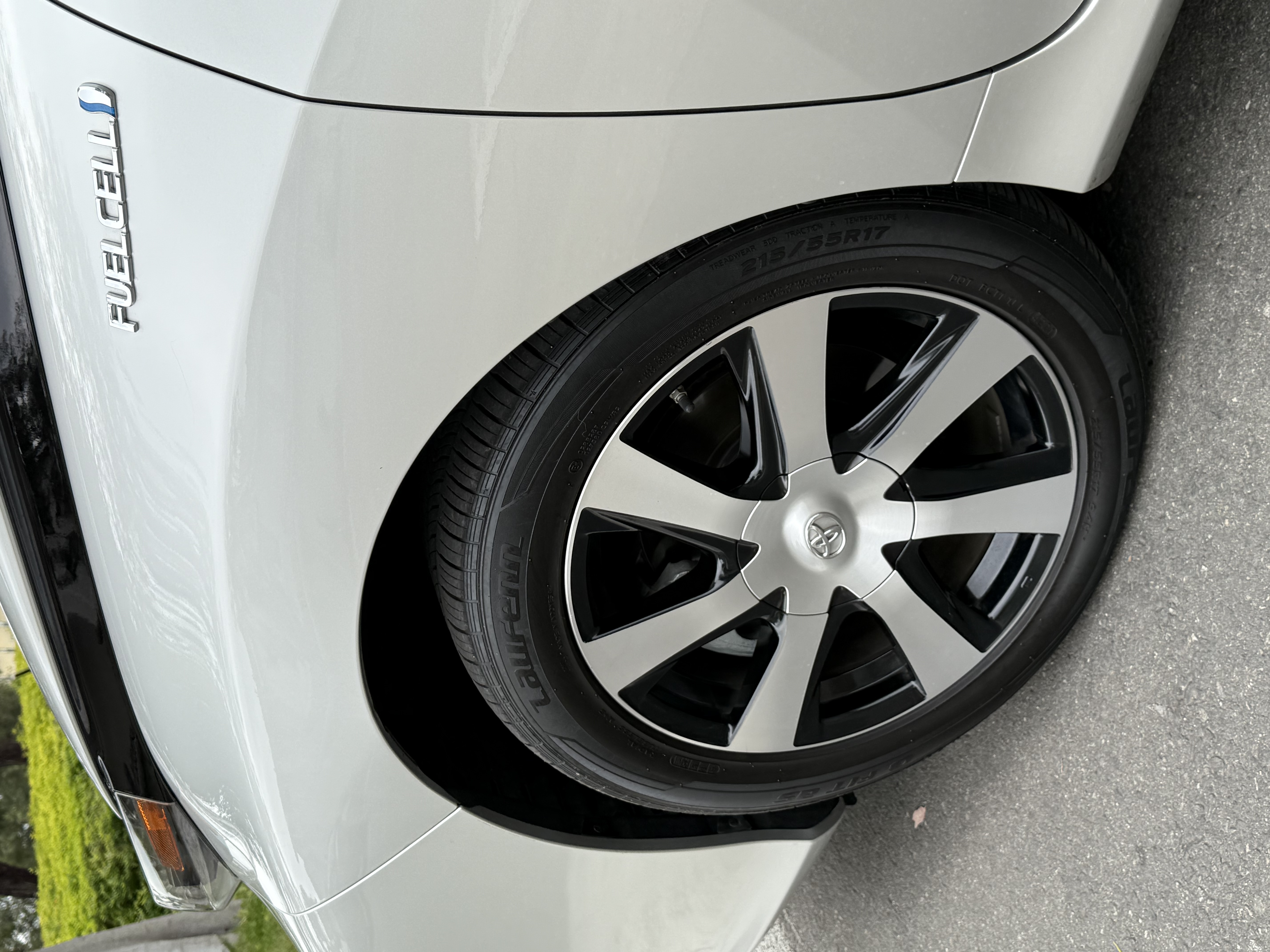 Used 2017 Toyota Mirai FWD image 5