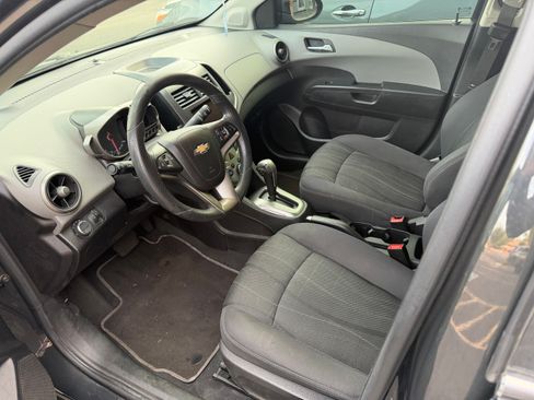 Used 2014 Chevrolet Sonic LT image 6