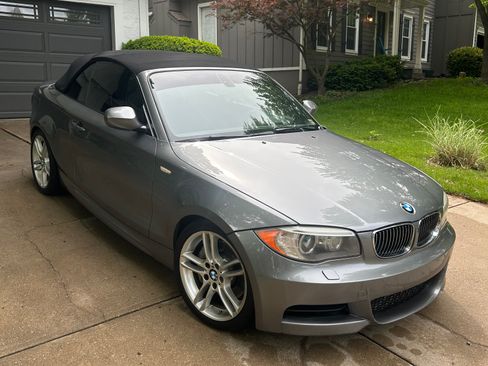 Used 2012 BMW 135i Convertible RWD image 4