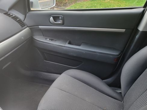 Used 2012 Mitsubishi Galant FE image 11