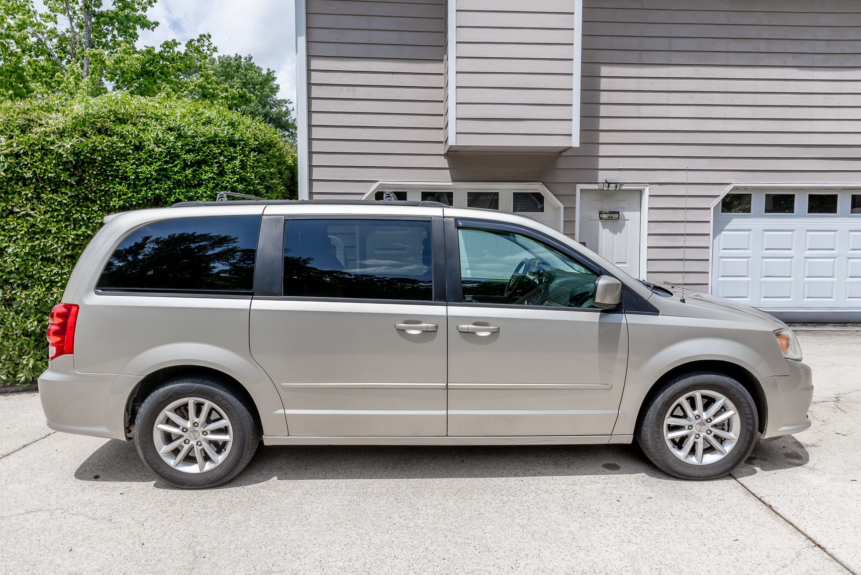 Used 2014 Dodge Grand Caravan SXT FWD image 11