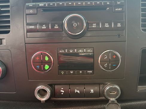 Used 2011 Chevrolet Silverado 1500 LT w/ Interior Plus Package image 21