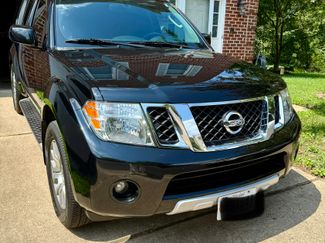 Used 2011 Nissan Pathfinder LE w/ Navigation Pkg AWD/4WD video 1