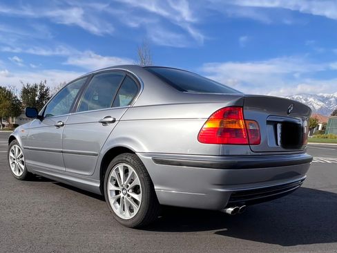 Used 2003 BMW 330xi Sedan image 1