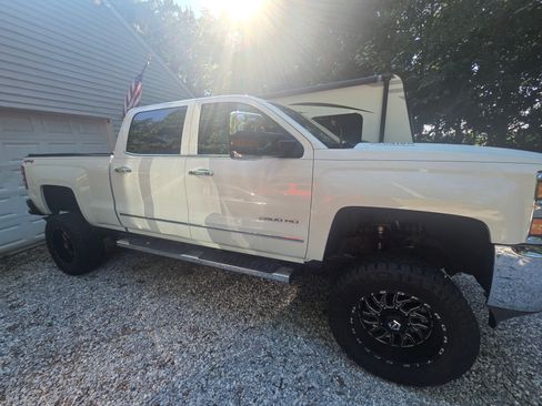Used 2015 Chevrolet Silverado 2500 LTZ w/ Duramax Plus Package AWD/4WD image 1