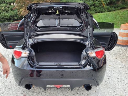 Used 2014 Scion FR-S image 2