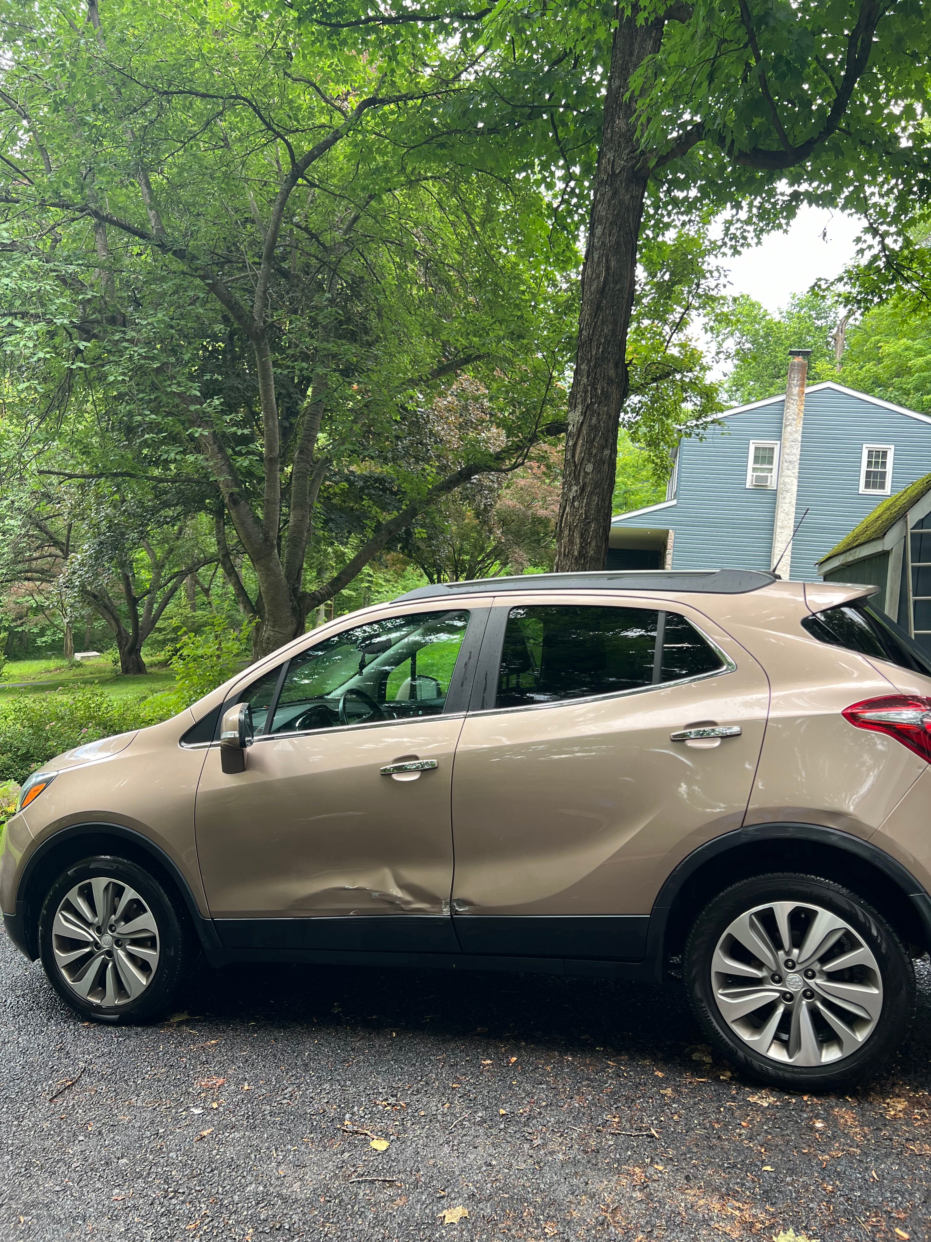 Used 2019 Buick Encore Preferred AWD/4WD image 2
