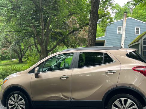 Used 2019 Buick Encore Preferred AWD/4WD image 2