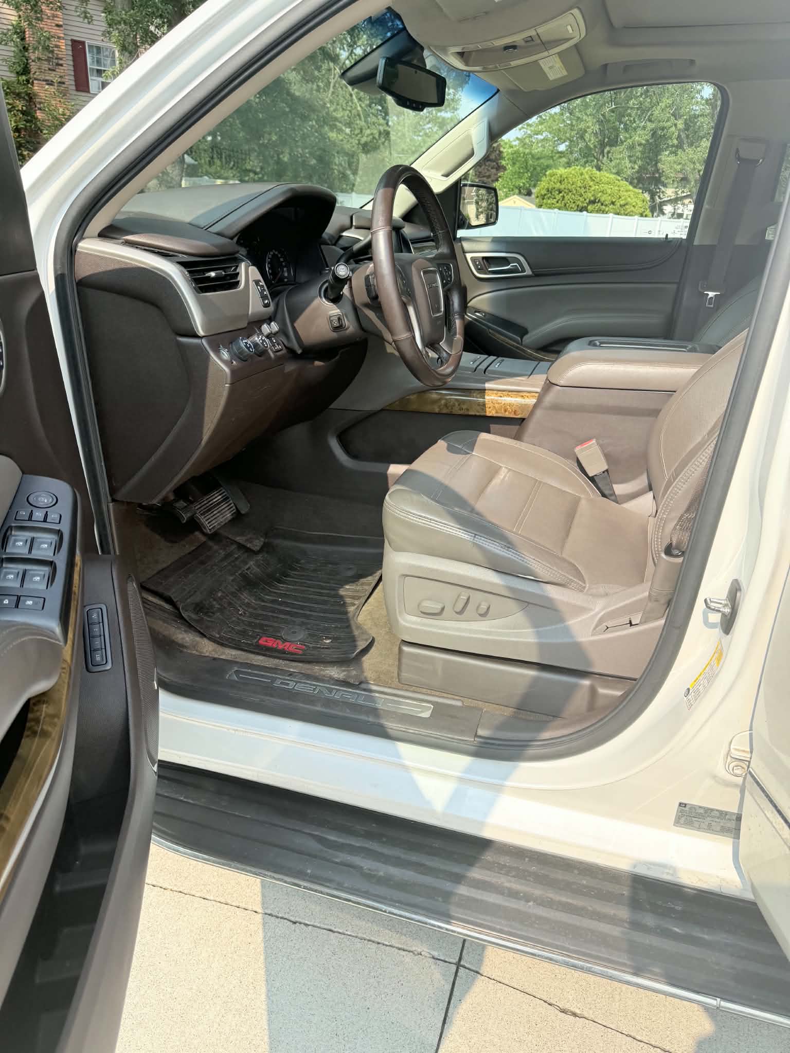 Used 2016 GMC Yukon Denali w/ Open Road Package AWD/4WD image 6