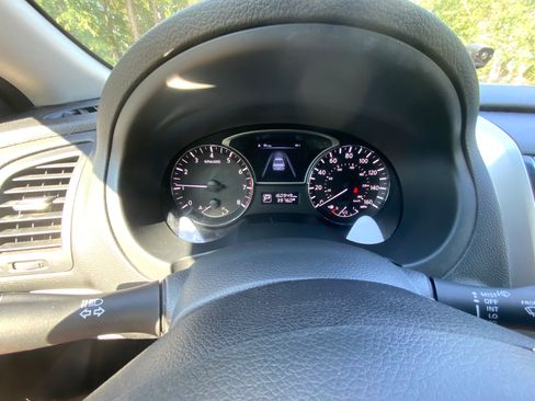 Used 2014 Nissan Altima 2.5 SV FWD image 11