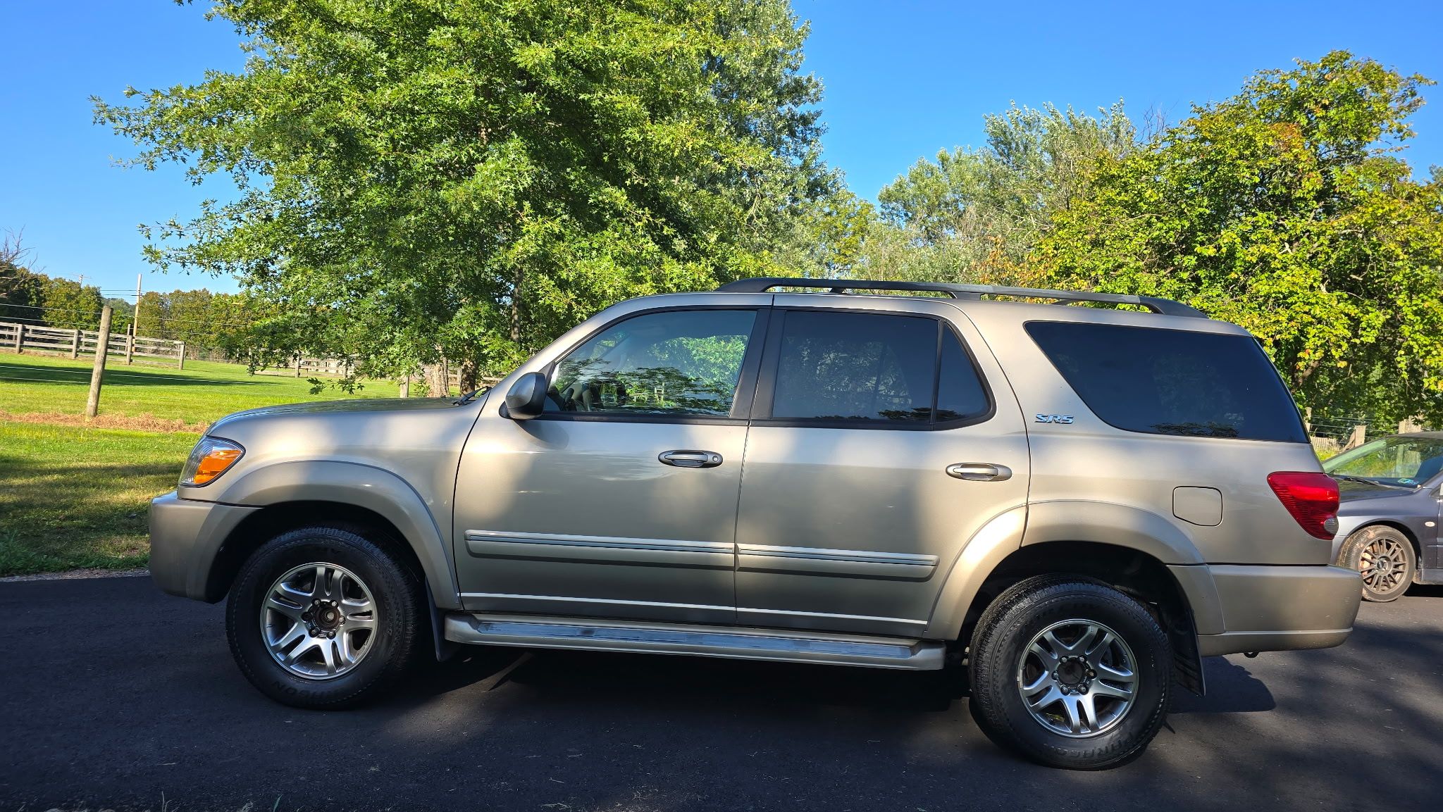 Used 2006 Toyota Sequoia SR5 RWD image 1