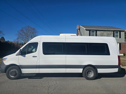 Used 2024 Mercedes-Benz Sprinter 3500 image 1