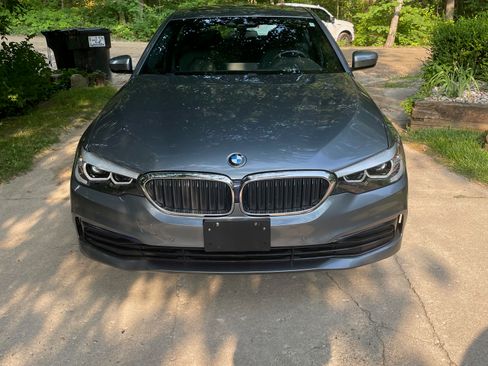 Used 2019 BMW 530i xDrive w/ Convenience Package image 1