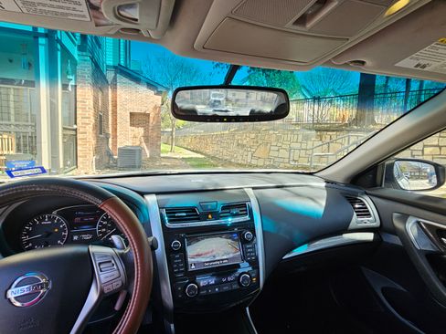 Used 2014 Nissan Altima 3.5 SL w/ Technology Package image 18