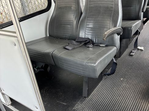 Used 2011 Ford E-350 and Econoline 350 Super Duty w/ Shuttle Bus Prep Pkg RWD image 6