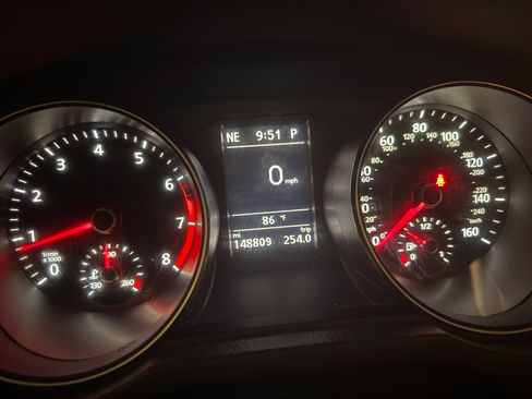 Used 2016 Volkswagen Passat 1.8T SE image 10