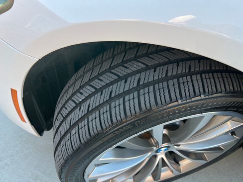 Used 2022 BMW 530i xDrive w/ Convenience Package image 8