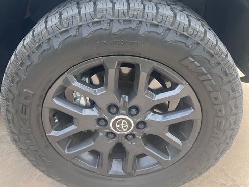 Used 2024 Toyota Tundra Platinum image 8