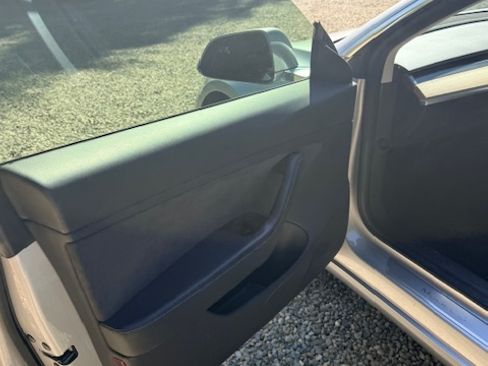 Used 2018 Tesla Model 3 Long Range image 11