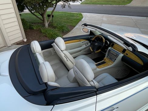 Used 2002 Lexus SC 430 Convertible RWD image 5