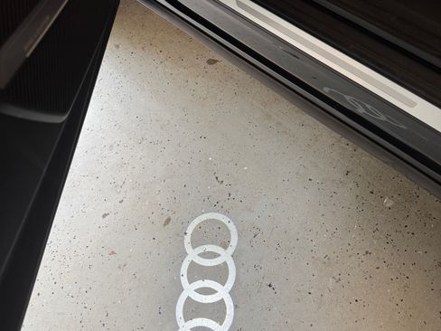 Used 2023 Audi Q5 Prestige w/ Prestige Package image 24