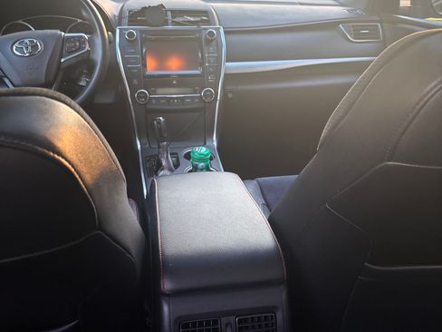 Used 2017 Toyota Camry XSE FWD image 22