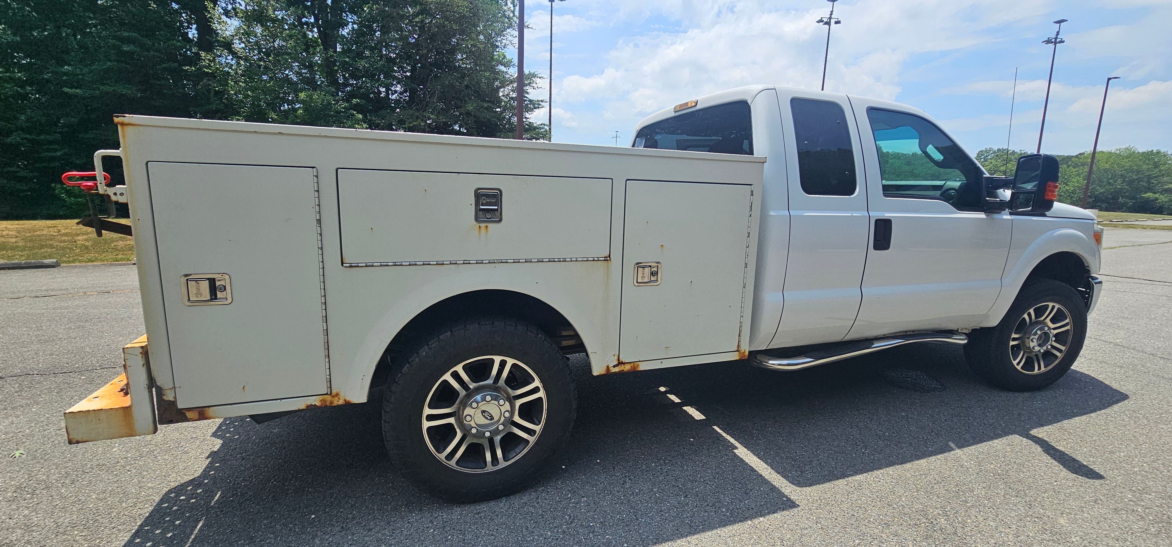 Used 2016 Ford F250 XL w/ Power Equipment Group AWD/4WD image 1