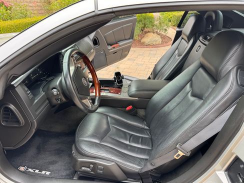 Used 2006 Cadillac XLR image 11