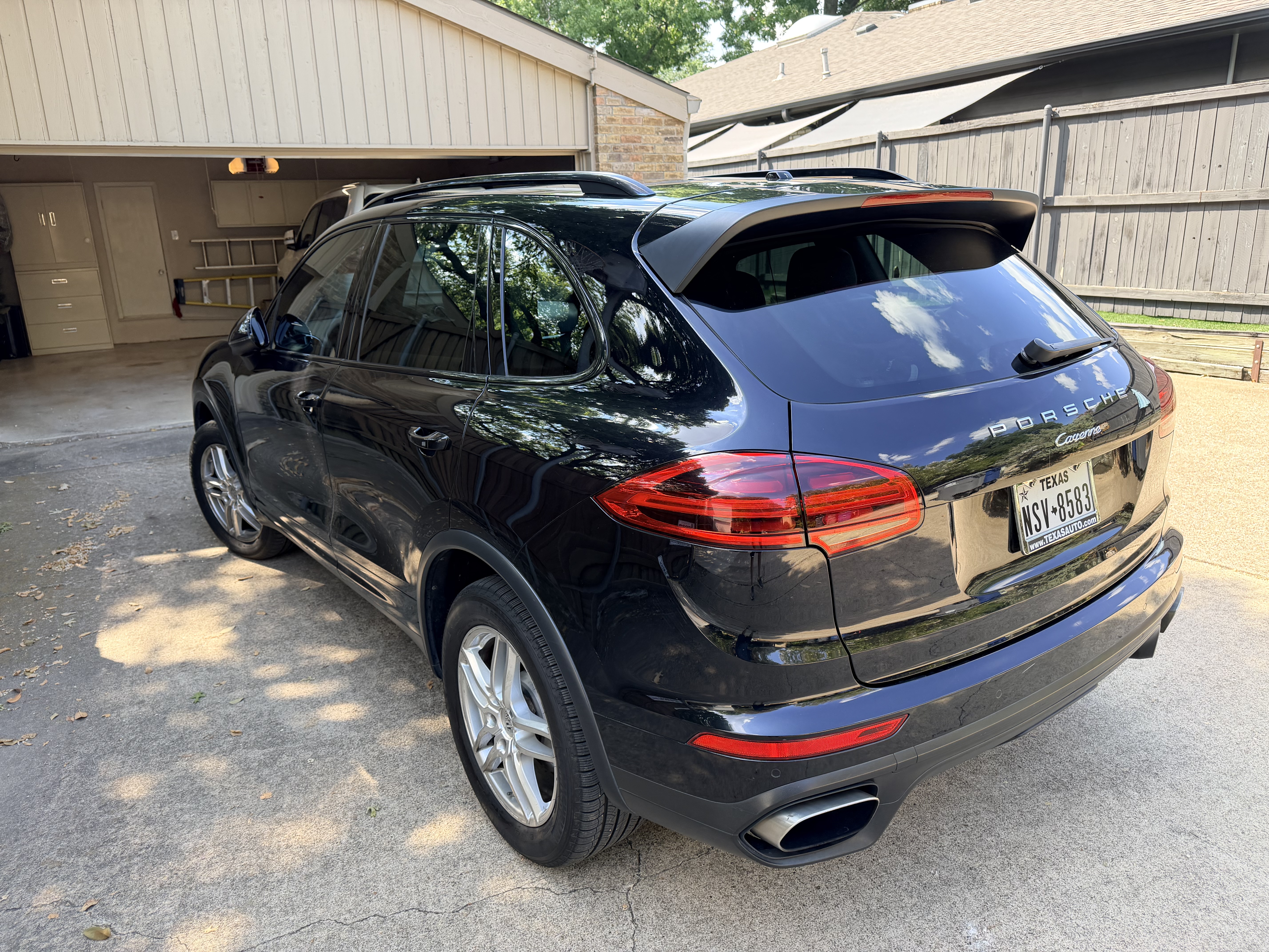 Used 2016 Porsche Cayenne AWD/4WD image 4